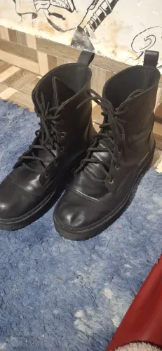 Bota coturno, bem conservado 