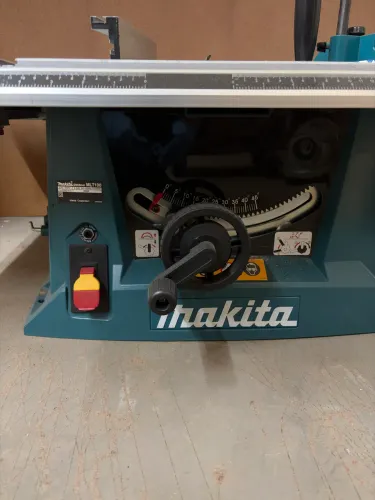 Serra de Bancada Makita MLT100 - 10? 220V