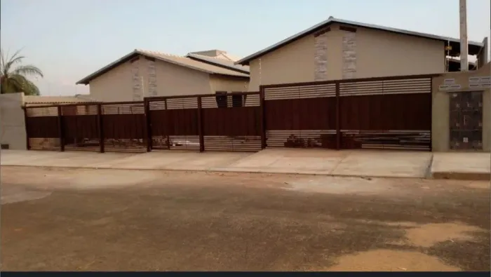 Casa em condominio jd Europa Luzimangues p