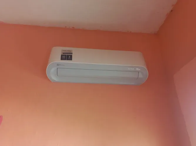 Vendo ar condicionado split 18000btus semi novo