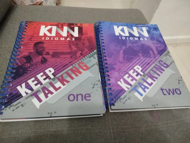 Kinn idiomas Keep Talking onde Two