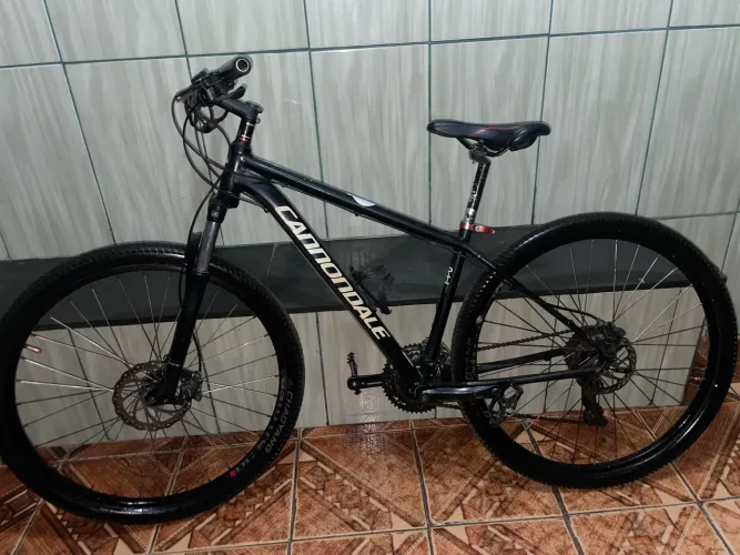 Bicicleta cannondale trail 7 