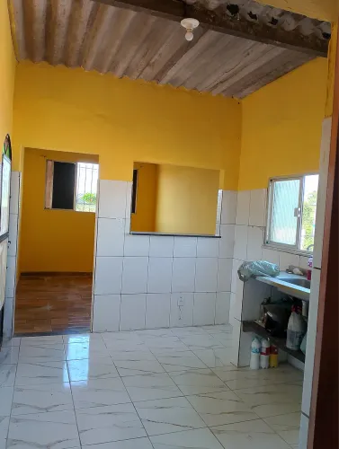 Vendo ou troco sobrado de 9 cômodos em Santa Cruz ,60 mil aceito oferta