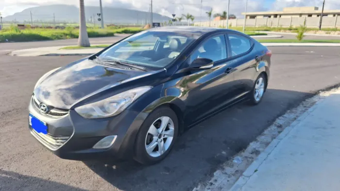Hyundai Elantra GLS 2.0 16V Flex Aut. 2013