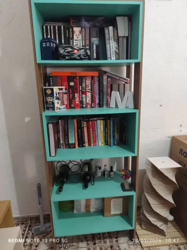 Estante de livros