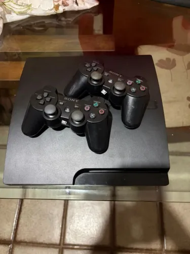 Playstation 3 Slim - 2 Controles - 250 Gb