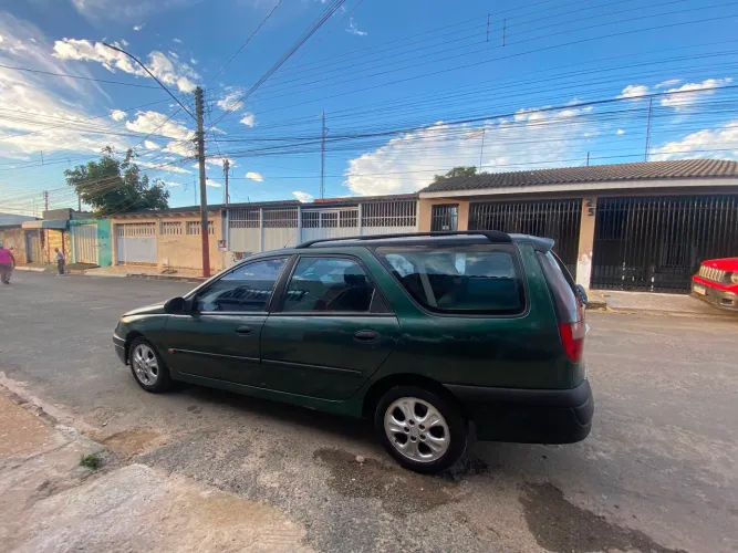 Renault Laguna Nevada RT/ RXE 2.0s 16V 1997