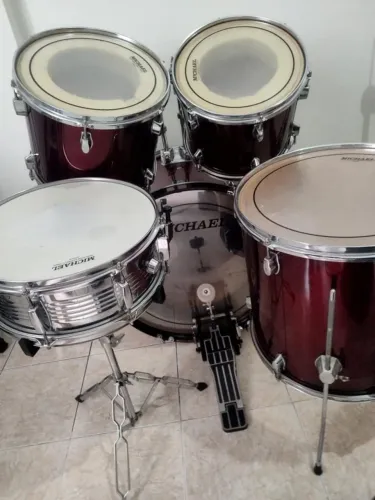 Bateria acústica Michael 