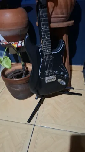Guitarra Giannini G - 102 + acessórios