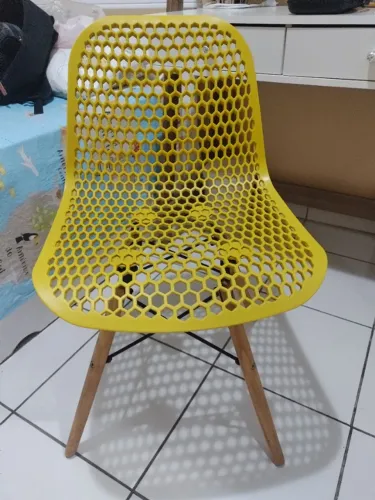 Cadeira + escrivaninha + criado mudo