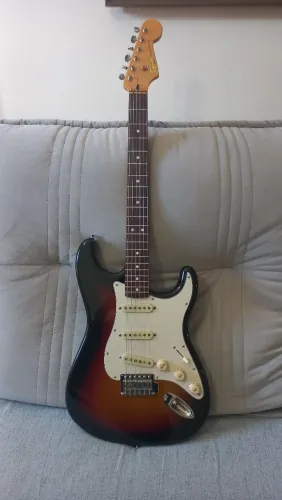 Guitarra Fender Squier Stratocaster