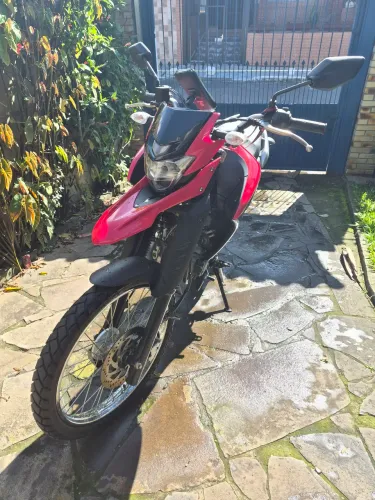 Yamaha XTZ 250 Lander Vermelha - 3.539 km - Estado de Zero