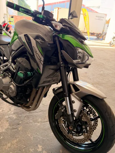 Moto Kawasaki 900