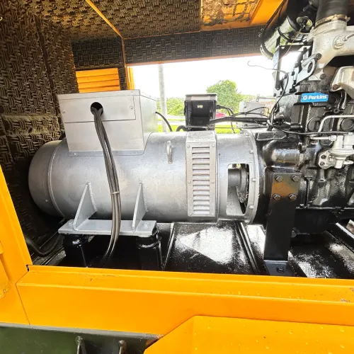 Grupo gerador 55 kVA automático carenado silenciado com reboque