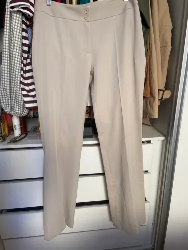 Calça alfaiataria bege tamanho 46
