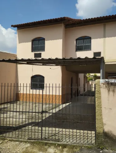 Alugo casa com 3 quartos RS 1600,00