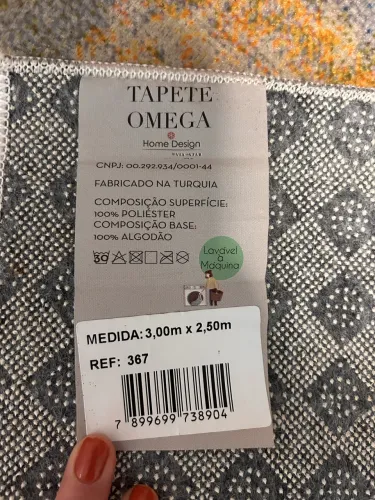 Vendo tapete turco. Usado por 06 meses. Medidas: 2m por 3m