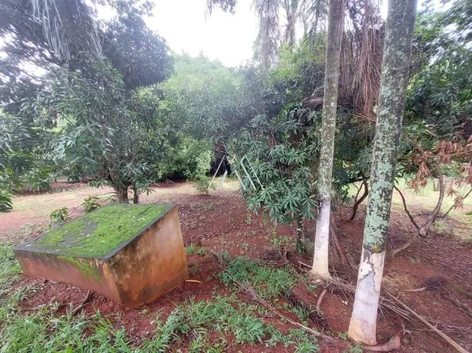 Vendo chácara em Itatiaiuçu de 4.000m² com 04 quartos e piscina excelente localização.