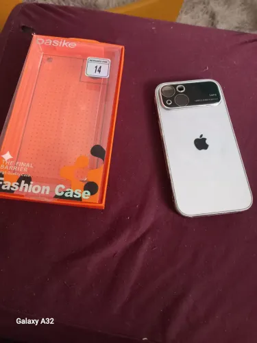 Case do iPhone 14 usado