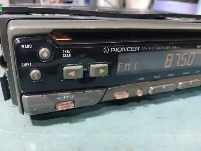 Radio Pioneer DEH-345 Com Bluetooth Iluminação em Led
