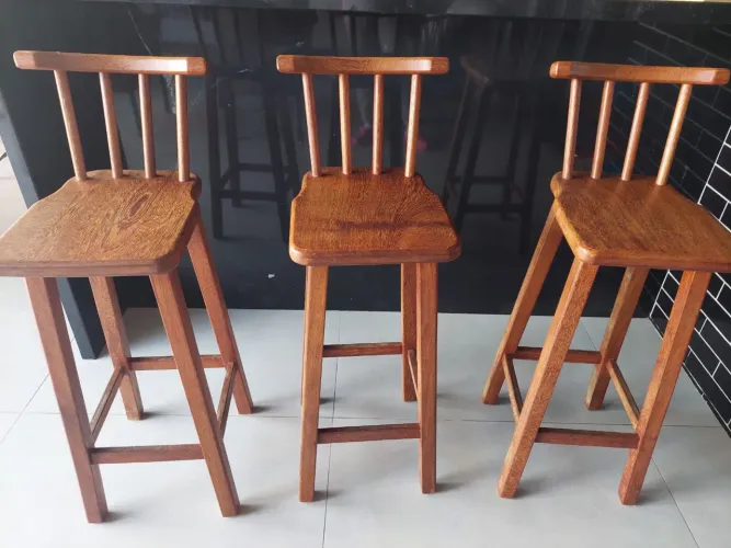 Kit de 3 banquetas de madeira maciça