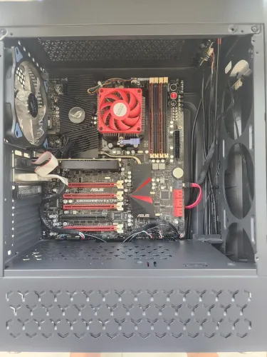 PC AMD 4.0Ghz octacore FX8350 16GB DDR3, SSD 128GB"sem fonte" sem monitor aceito cartão