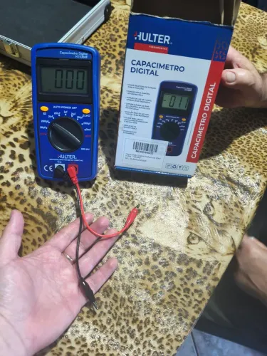 Capacímetro Digital HT5360F