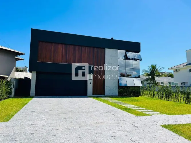 Casa 4 quartos no bairro Jurerê Internacional em Florianópolis