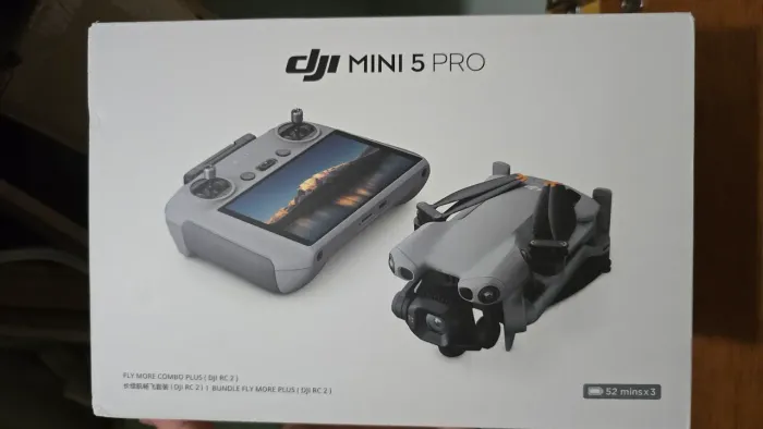Drone DJI Mini 5 PRO Fly More Combo PLUS 52min. (Com Tela)