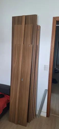 Armário 3 portas com porta de correr e espelho
