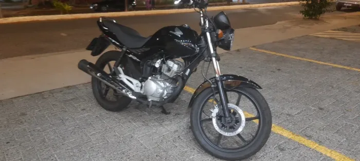 Moto ótima, econômica e bem cuidada