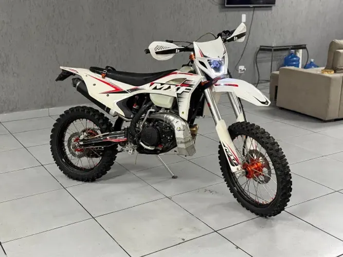 MXF 2T 300 TS 2024 - 642 km e 30 Horas