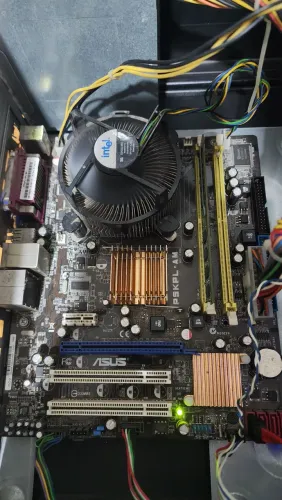 Placa mãe Asus + processador Intel core 2 quad + e 2gb memória ddr2
