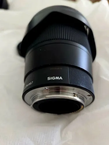 Lente Sigma LH716-01 16mm F1.4 para Sony 