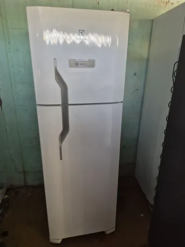 Geladeira frosfree Electrolux top 371 litros funcionando perfeitamente 