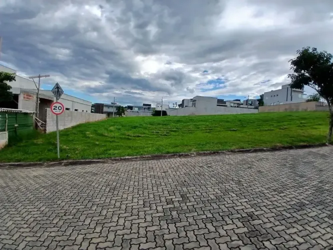 Oportunidade Única! Terreno Plano de 504 m² no Condomínio Ecopark Bourbon | Caçapava/SP