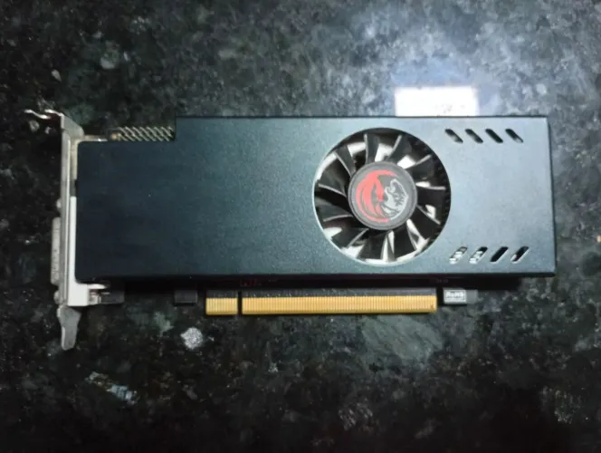 Placa de vídeo RX550 4GB (funcionando perfeitamente manutenção recente)