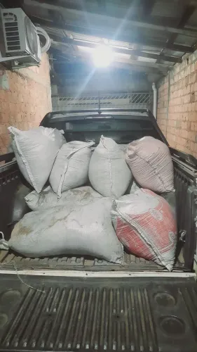 Vende-se estrume de gado.