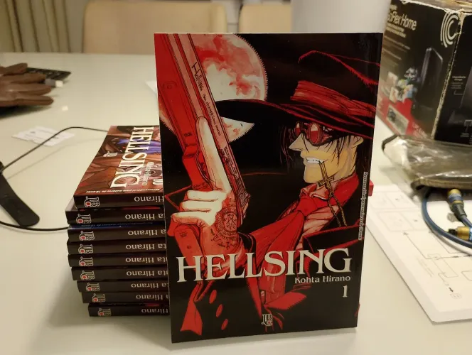 Hellsing Ed Especial Completo 10 volumes JBC