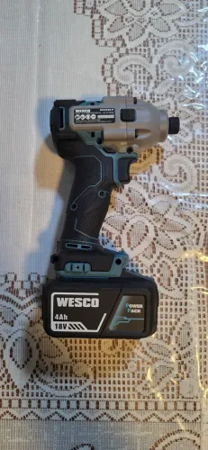 Parafusadeira de impacto 18V 4.0Ah WESCO com 01 bateria e carregador