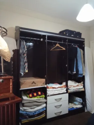 Quarda Roupas (Portas desmontadas)