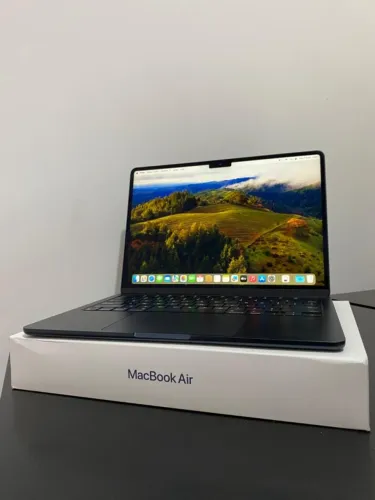 Macbook Air M2 2022 8GB RAM 512SSD