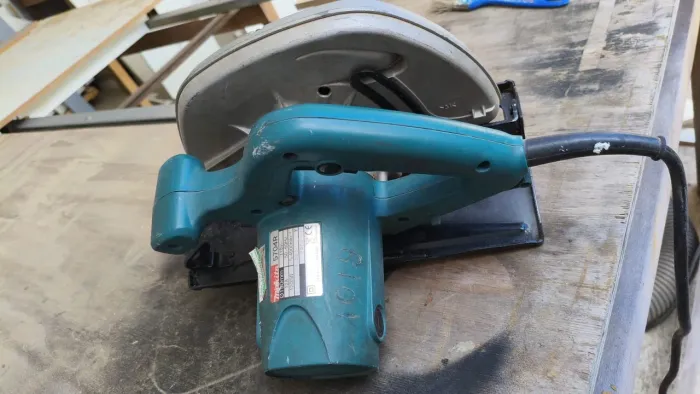 Serra Circular Makita 7 1/4" 1200W - Profissional