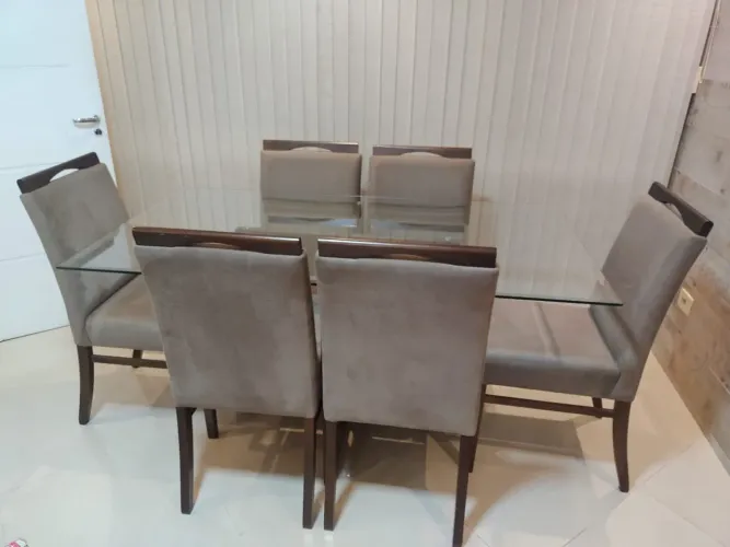 Mesa de jantar de  vidro com 6 cadeiras excelente estado