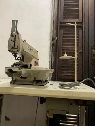 Máquina Industrial Botoneira