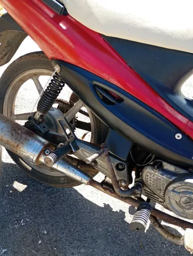 Moto Dafra zig 50cc troca de óleo feita recentemente