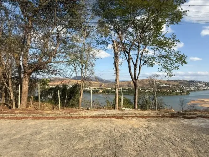 Lote com 429,72m² em excelente localização no Residencial Riviera - Colatina/ES