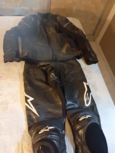 Macacão Alpinestars Couro 2 Peças Original - Proteção Completa para Motociclista