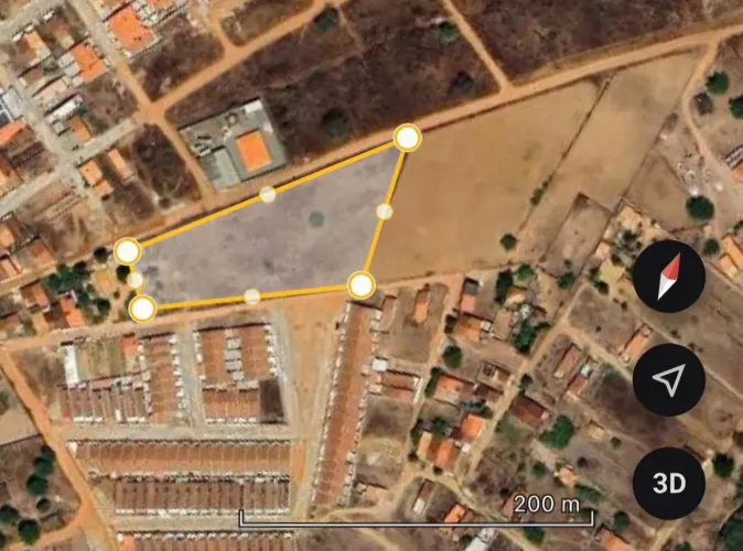 Terreno medindo 7.756,33m², Plano, Rua Tapiti, Próx. Atacarejo - N. Sra. da Glória/SE