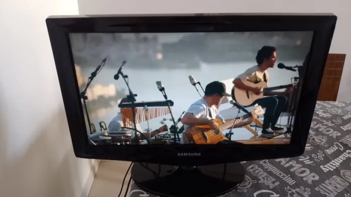 Monitor TV SAMSUNG_22" _LCD *Leia Descrição*